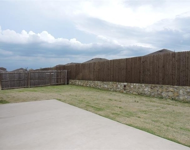 1210 Honeysuckle Drive - Photo Thumbnail 22