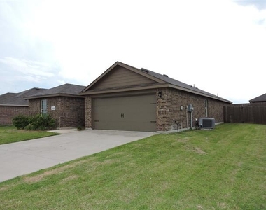 1210 Honeysuckle Drive - Photo Thumbnail 2