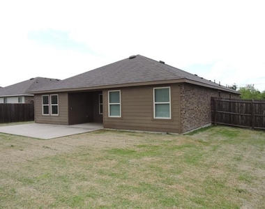 1210 Honeysuckle Drive - Photo Thumbnail 20