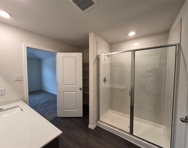 1210 Honeysuckle Drive - Photo Thumbnail 10