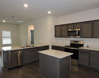 1210 Honeysuckle Drive - Photo Thumbnail 3