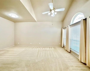 7006 Pickford Court - Photo Thumbnail 9