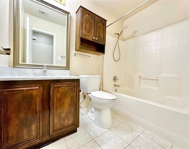 7006 Pickford Court - Photo Thumbnail 15