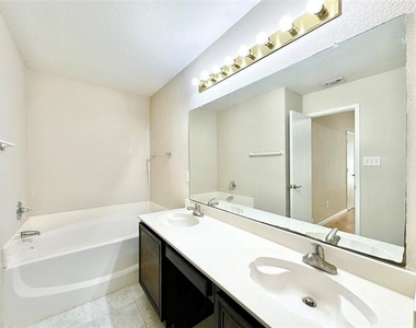 7006 Pickford Court - Photo Thumbnail 11