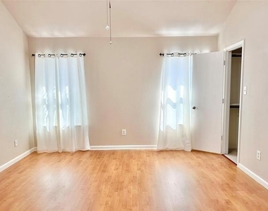 7006 Pickford Court - Photo Thumbnail 17