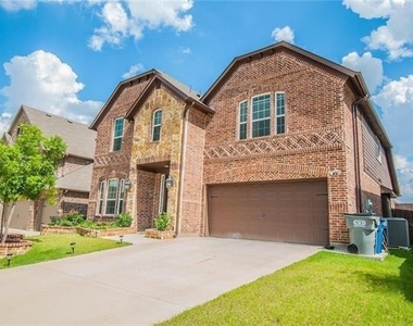 2440 Kingsgate Drive - Photo Thumbnail 11