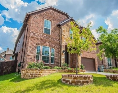 2440 Kingsgate Drive - Photo Thumbnail 1