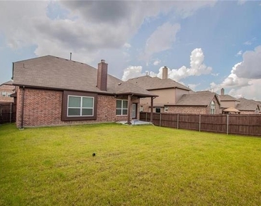 2440 Kingsgate Drive - Photo Thumbnail 19