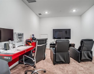 8509 Gray Squirrel Lane - Photo Thumbnail 18