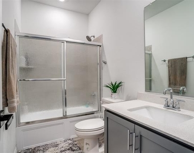 8509 Gray Squirrel Lane - Photo Thumbnail 11