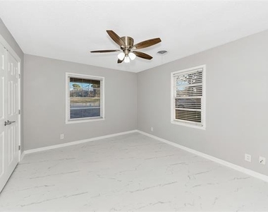 828 S Collins Street - Photo Thumbnail 15