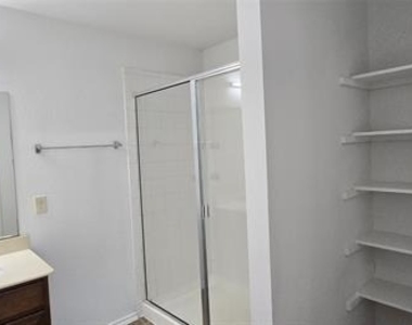 319 Elam Drive - Photo Thumbnail 13