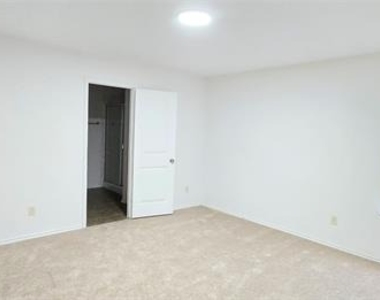 319 Elam Drive - Photo Thumbnail 7