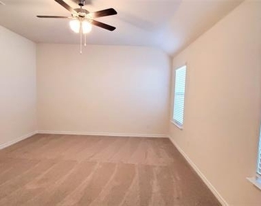 808 Marigold Street - Photo Thumbnail 10