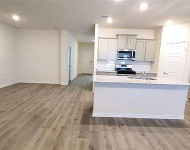 808 Marigold Street - Photo Thumbnail 4