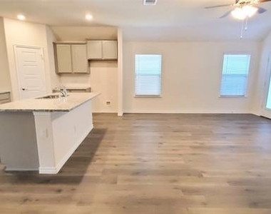 808 Marigold Street - Photo Thumbnail 2
