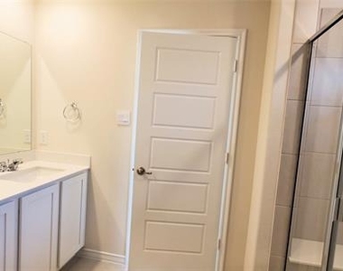 2107 Camellia Street - Photo Thumbnail 13