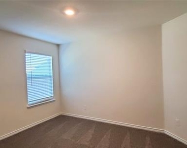 2107 Camellia Street - Photo Thumbnail 11
