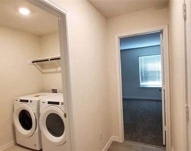 2107 Camellia Street - Photo Thumbnail 17