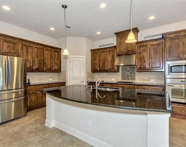 307 Palacio Street - Photo Thumbnail 7