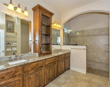 307 Palacio Street - Photo Thumbnail 9