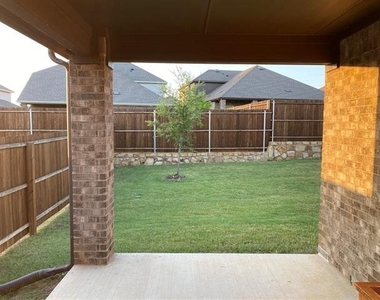 9809 Autumn Leaves Lane - Photo Thumbnail 10