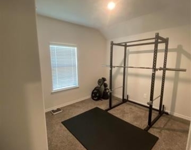 9809 Autumn Leaves Lane - Photo Thumbnail 5