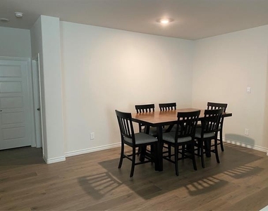 9809 Autumn Leaves Lane - Photo Thumbnail 3