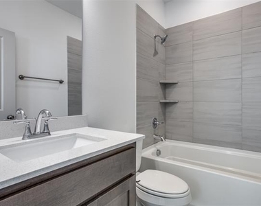 1056 Homestead Way - Photo Thumbnail 5