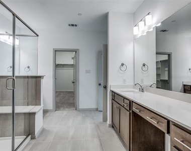 1056 Homestead Way - Photo Thumbnail 6