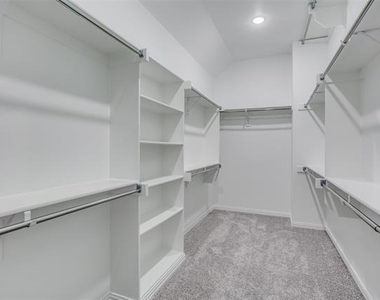 1056 Homestead Way - Photo Thumbnail 15