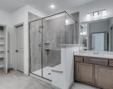 1056 Homestead Way - Photo Thumbnail 12