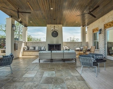 1056 Homestead Way - Photo Thumbnail 17