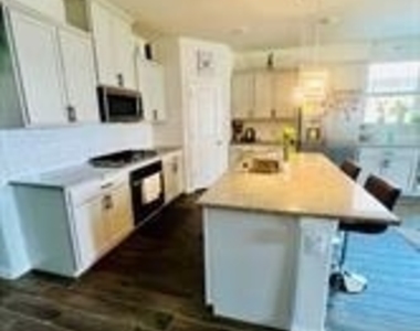 5912 Priory Drive - Photo Thumbnail 6