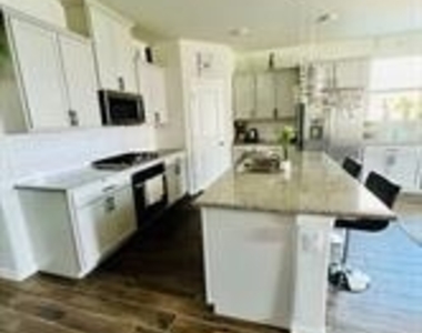 5912 Priory Drive - Photo Thumbnail 7
