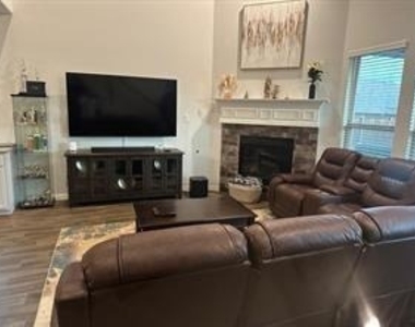 5912 Priory Drive - Photo Thumbnail 14