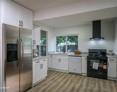 1314 Ontario Drive - Photo Thumbnail 1
