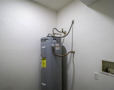 1314 Ontario Drive - Photo Thumbnail 11