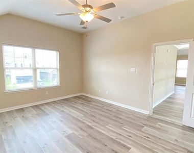 6224 Heron Drive - Photo Thumbnail 9