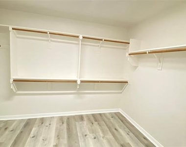 6224 Heron Drive - Photo Thumbnail 11