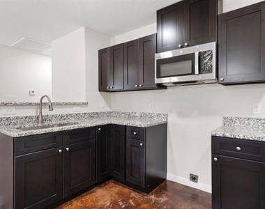 1126 N 11th Street - Photo Thumbnail 4