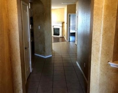 4016 Petersburg Drive - Photo Thumbnail 5