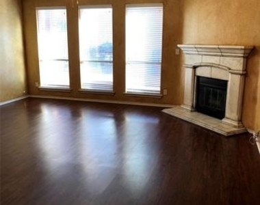 4016 Petersburg Drive - Photo Thumbnail 7