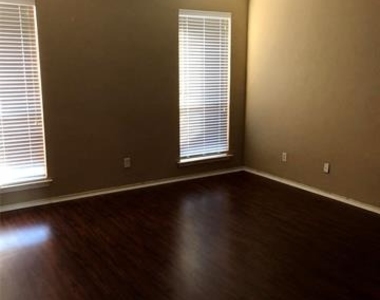 4016 Petersburg Drive - Photo Thumbnail 11