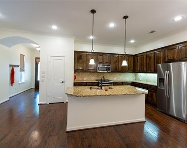 1008 Lone Ivory Trail - Photo Thumbnail 8