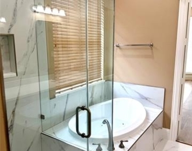 509 S Hampton Court - Photo Thumbnail 15