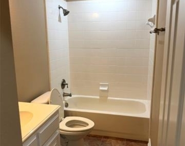 509 S Hampton Court - Photo Thumbnail 29