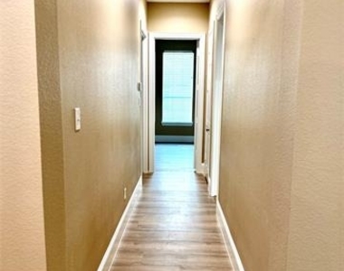 509 S Hampton Court - Photo Thumbnail 21