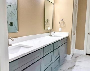 509 S Hampton Court - Photo Thumbnail 18