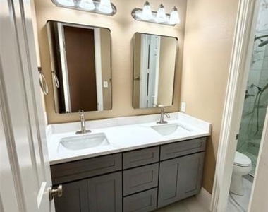 509 S Hampton Court - Photo Thumbnail 24